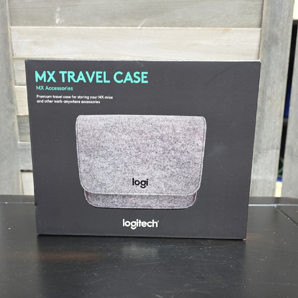 MX Travel Case - Gray | Logitech